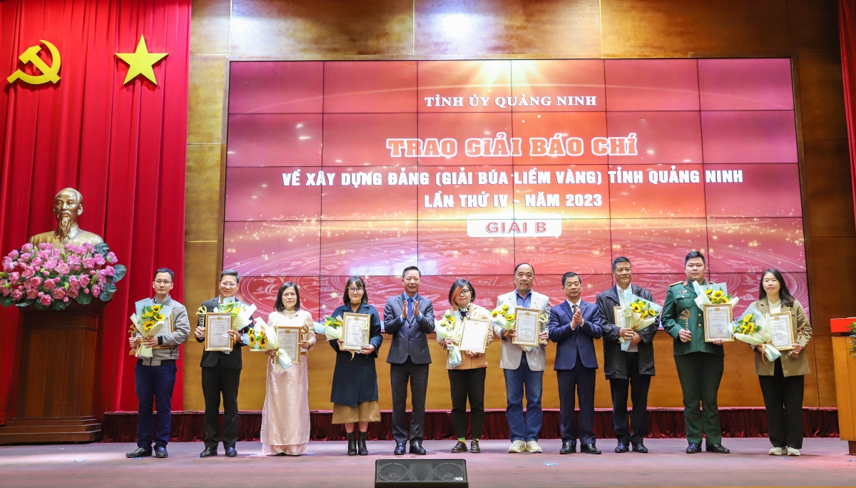 VOV Đông Bắc giành 2 giải B Giải báo chí về về Xây dựng Đảng tỉnh Quảng Ninh